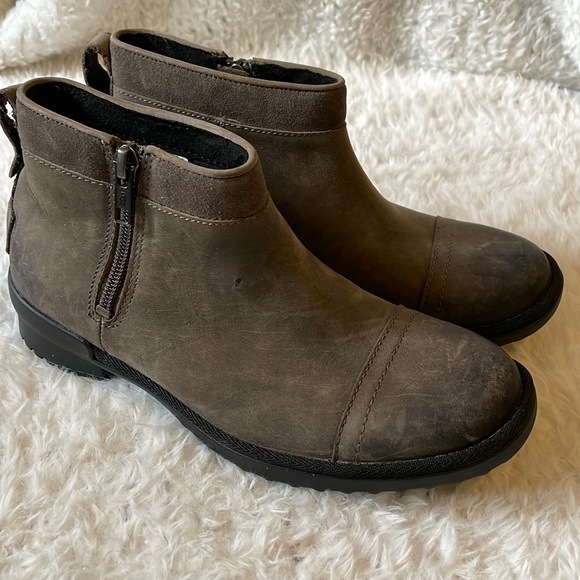 NWOT UGG Attell boot in Mole color. 5.5 - Picture 2 of 12